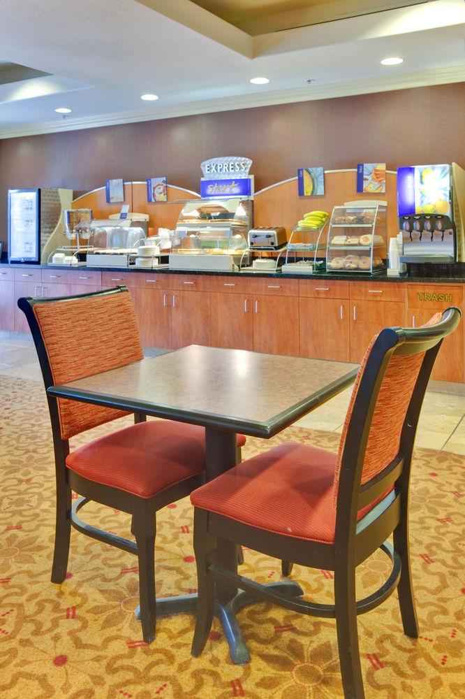 Holiday Inn Express Porterville By Ihg Exterior photo