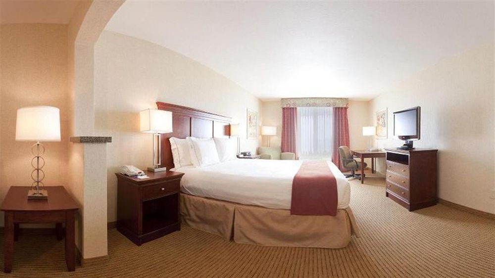 Holiday Inn Express Porterville By Ihg Exterior photo