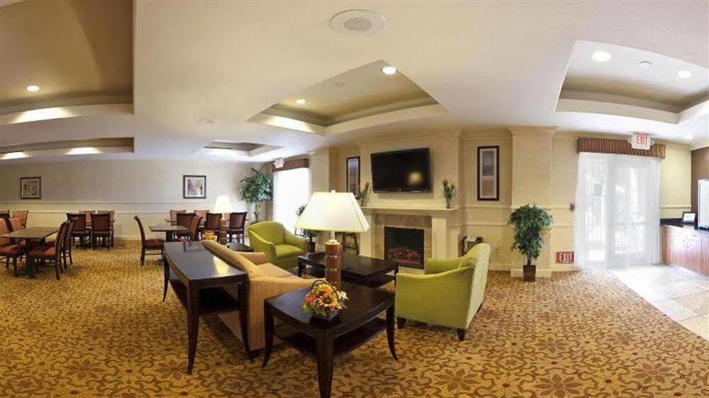 Holiday Inn Express Porterville By Ihg Exterior photo